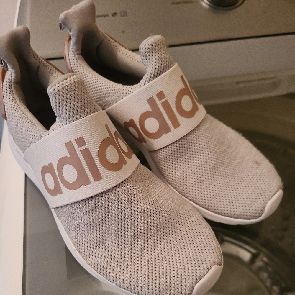 Adidas shoes READ DESCRIPTION